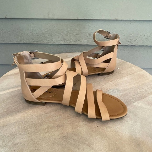 Breckelles Shoes - Breckelle's Women's Size 8 Covina-24 Gladiator Zipper Back Tan Beige Sandal Shoe